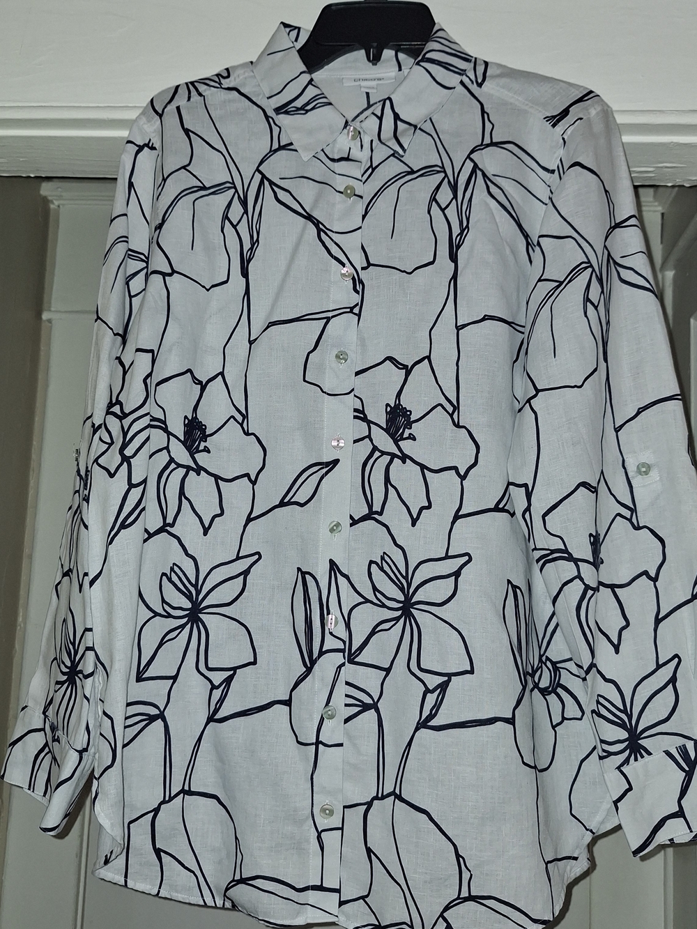 Chico's White Floral Outline Button-Front Blouse
